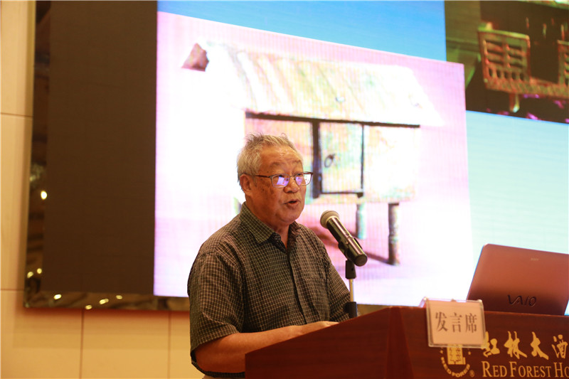 蒋廷瑜作题为《从灵渠到合浦港—海丝路上的考古发现》的主旨演讲